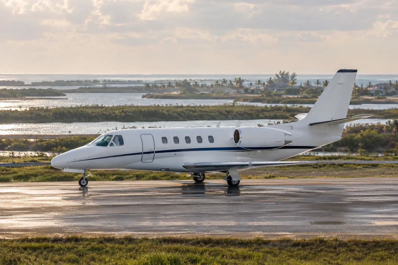 Afternoon on a Fort Lauderdale runway